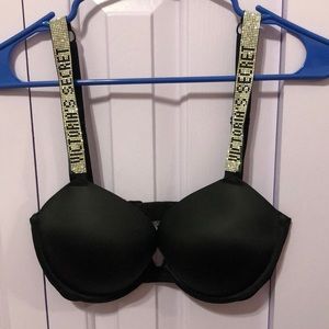 Victoria’s Secret Very Sexy push-up bra